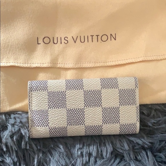 🔴SOLD🔴 Louis Vuitton 4 Key Holder Damier Azur - Picture 2 of 8